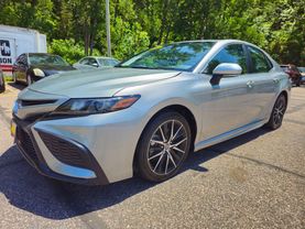 2024 TOYOTA CAMRY HYBRID SEDAN 4-CYL, HYBRID, 2.5 LITER SE SEDAN 4D