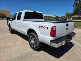 2011 FORD F250 SUPER DUTY CREW CAB PICKUP V8, TURBO DIESEL, 6.7L LARIAT PICKUP 4D 6 3/4 FT