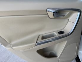 2013 VOLVO XC60 SUV 6-CYL, PZEV, 3.2 LITER 3.2 PREMIER SPORT UTILITY 4D