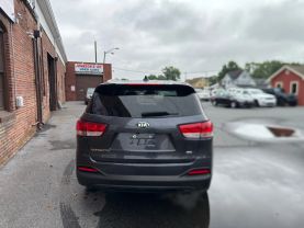 2017 KIA SORENTO SUV 4-CYL, GDI, 2.4 LITER LX SPORT UTILITY 4D
