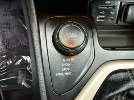2016 JEEP CHEROKEE SUV 4-CYL, 2.4 LITER LATITUDE SPORT UTILITY 4D