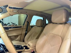 2016 PORSCHE MACAN