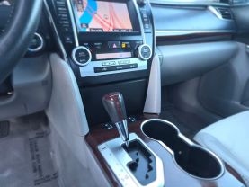 2013 Toyota Camry - Image 19