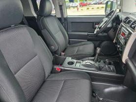 2011 TOYOTA FJ CRUISER SUV V6, 4.0 LITER SPORT UTILITY 2D