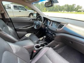 2017 Hyundai Tucson - Image 30
