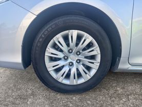 2012 Toyota Camry Le Hybrid Sedan 4d - Image 13