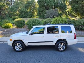 2009 JEEP COMMANDER SPORT UTILITY 4D