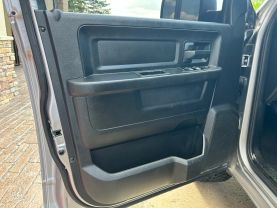 2019 RAM 1500 CLASSIC CREW CAB PICKUP V8, HEMI, 5.7 LITER EXPRESS PICKUP 4D 5 1/2 FT