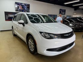 2023 CHRYSLER VOYAGER
