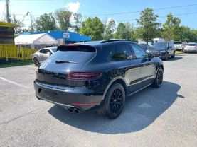 2017 Porsche Macan - Image 6