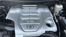 2015 Toyota Land Cruiser - Image 48