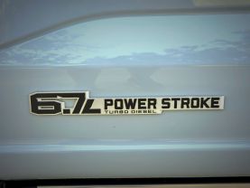 2024 FORD F250 SUPER DUTY CREW CAB PICKUP V8, TURBO DIESEL, 6.7 LITER PLATINUM PICKUP 4D 6 3/4 FT