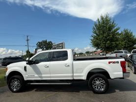 2017 Ford F250 Super Duty Crew Cab Lariat Pickup 4d 6 3/4 Ft - Image 3