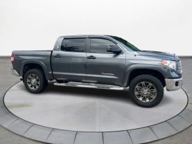 2016 TOYOTA TUNDRA CREWMAX