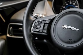 2017 Jaguar F-pace - Image 14