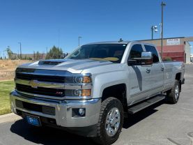 2017 CHEVROLET SILVERADO 3500 HD CREW CAB PICKUP V8, TURBO DSL, 6.6L LTZ PICKUP 4D 8 FT