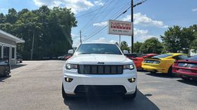 2017 Jeep Grand Cherokee - Image 2