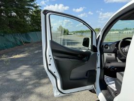 2017 NISSAN NV200