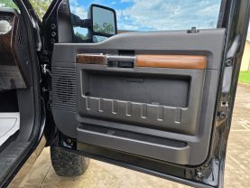 2013 FORD F250 SUPER DUTY CREW CAB PICKUP V8, TURBO DSL, 6.7L PLATINUM PICKUP 4D 6 3/4 FT