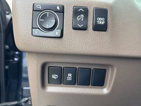 2017 LEXUS GX SUV V8, 4.6 LITER GX 460 SPORT UTILITY 4D