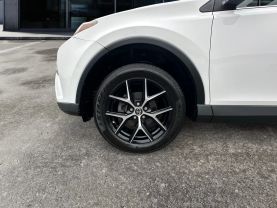 2018 TOYOTA RAV4 SUV WHITE AUTOMATIC - CARPALACE, Chantilly, VA. 38.91645215435775, -77.47495885092432
