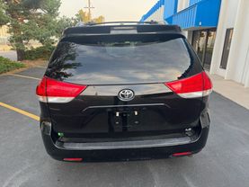 2012 TOYOTA SIENNA