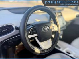 2016 TOYOTA PRIUS