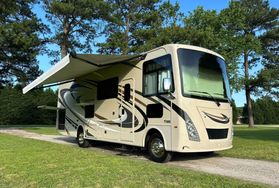Used 2019 THOR MOTOR COACH WINDSPORT - - 29M - LA Auto Star located in Virginia Beach, VA