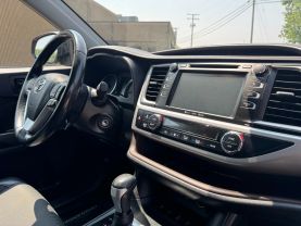 2019 TOYOTA HIGHLANDER SUV V6, 3.5 LITER LE PLUS SPORT UTILITY 4D