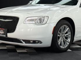 2016 CHRYSLER 300 SEDAN V6, 3.6 LITER 300C SEDAN 4D