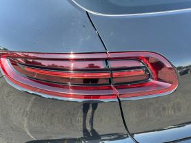 2017 Porsche Macan - Image 40