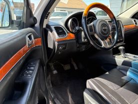 2011 JEEP GRAND CHEROKEE SUV V8, 5.7 LITER OVERLAND SPORT UTILITY 4D