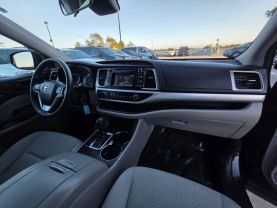 2017 Toyota Highlander - Image 22