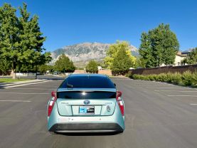 2017 TOYOTA PRIUS HATCHBACK 4-CYL, HYBRID, 1.8 LITER ONE HATCHBACK 4D