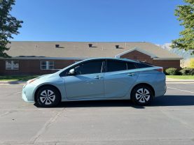 2017 TOYOTA PRIUS HATCHBACK 4-CYL, HYBRID, 1.8 LITER ONE HATCHBACK 4D