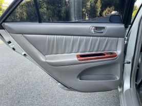 2005 TOYOTA CAMRY XLE SEDAN 4D