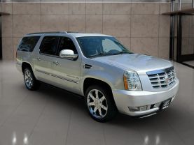 2014 CADILLAC ESCALADE ESV SUV V8, FLEX FUEL, 6.2 LITER LUXURY SPORT UTILITY 4D
