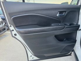 2017 Honda Pilot - Image 12