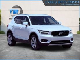 2021 VOLVO XC40