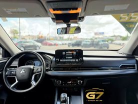 2022 Mitsubishi Outlander - Image 16