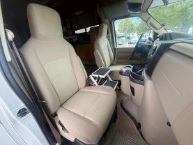 2011 FLEETWOOD TIOGA - - 31M