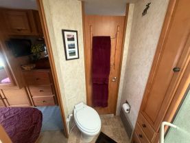 2011 FLEETWOOD TIOGA - - 31M