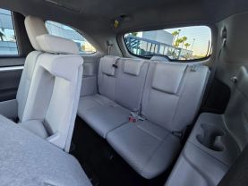 2017 Toyota Highlander - Image 11
