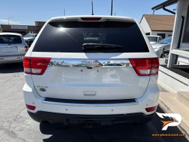 2011 JEEP GRAND CHEROKEE SUV V8, 5.7 LITER OVERLAND SPORT UTILITY 4D
