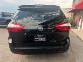 2019 TOYOTA SIENNA VAN V6, 3.5 LITER XLE MINIVAN 4D