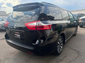 2019 TOYOTA SIENNA VAN V6, 3.5 LITER XLE MINIVAN 4D
