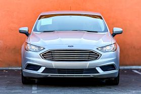 2018 FORD FUSION SEDAN - AUTOMATIC - Gentle Carmen Auto