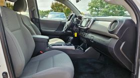2022 Toyota Tacoma Double Cab - Image 8