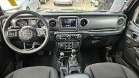 2023 Jeep Gladiator - Image 11