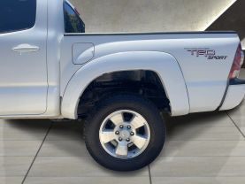2010 TOYOTA TACOMA DOUBLE CAB PICKUP V6, 4.0 LITER PRERUNNER PICKUP 4D 5 FT